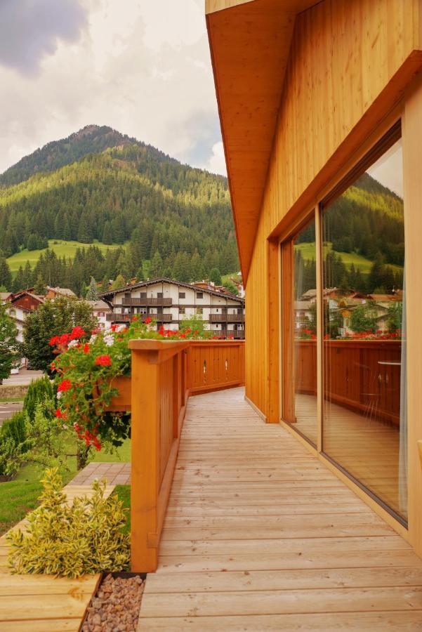 Chalet La Ciaseta Pozza di Fassa Exterior photo